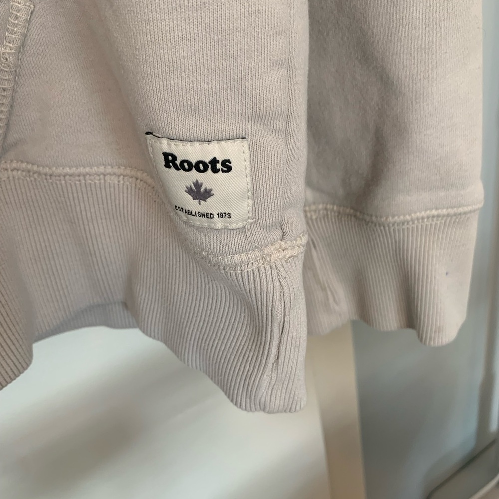 Roots hoodie size large.In pale grey - Picture 4 of 8